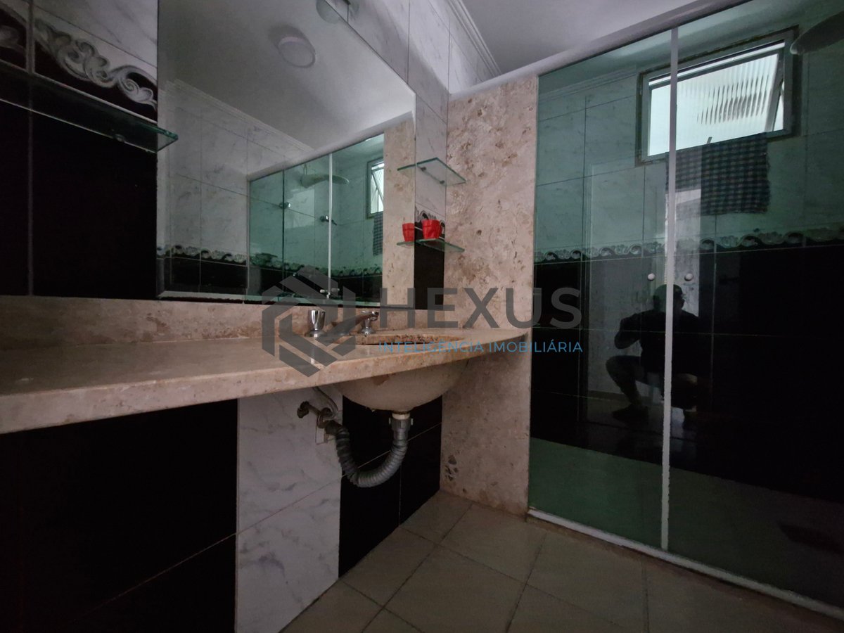 Foto 17 de Apartamento com varanda e lazer na Praia das Pitangueiras, Guaruja