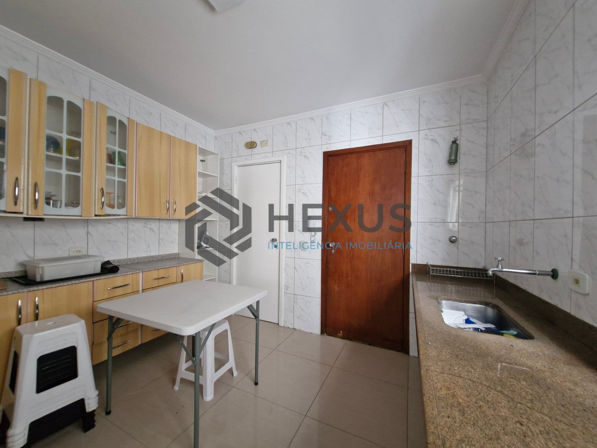 Foto 20 de Apartamento com varanda e lazer na Praia das Pitangueiras, Guaruja