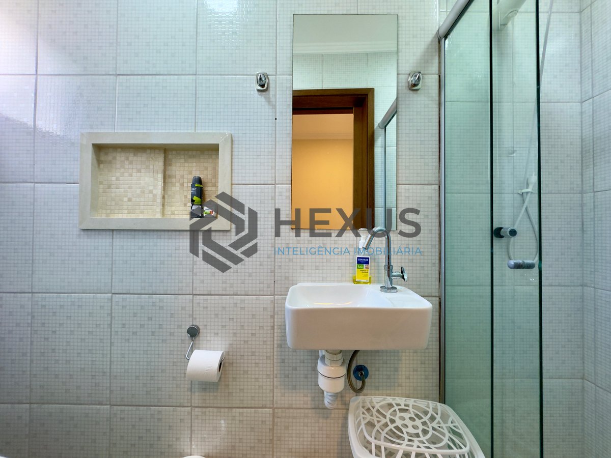 Foto 18 de Apartamento com varanda e lazer a uma quadra da Praia das Asturias, Guaruja