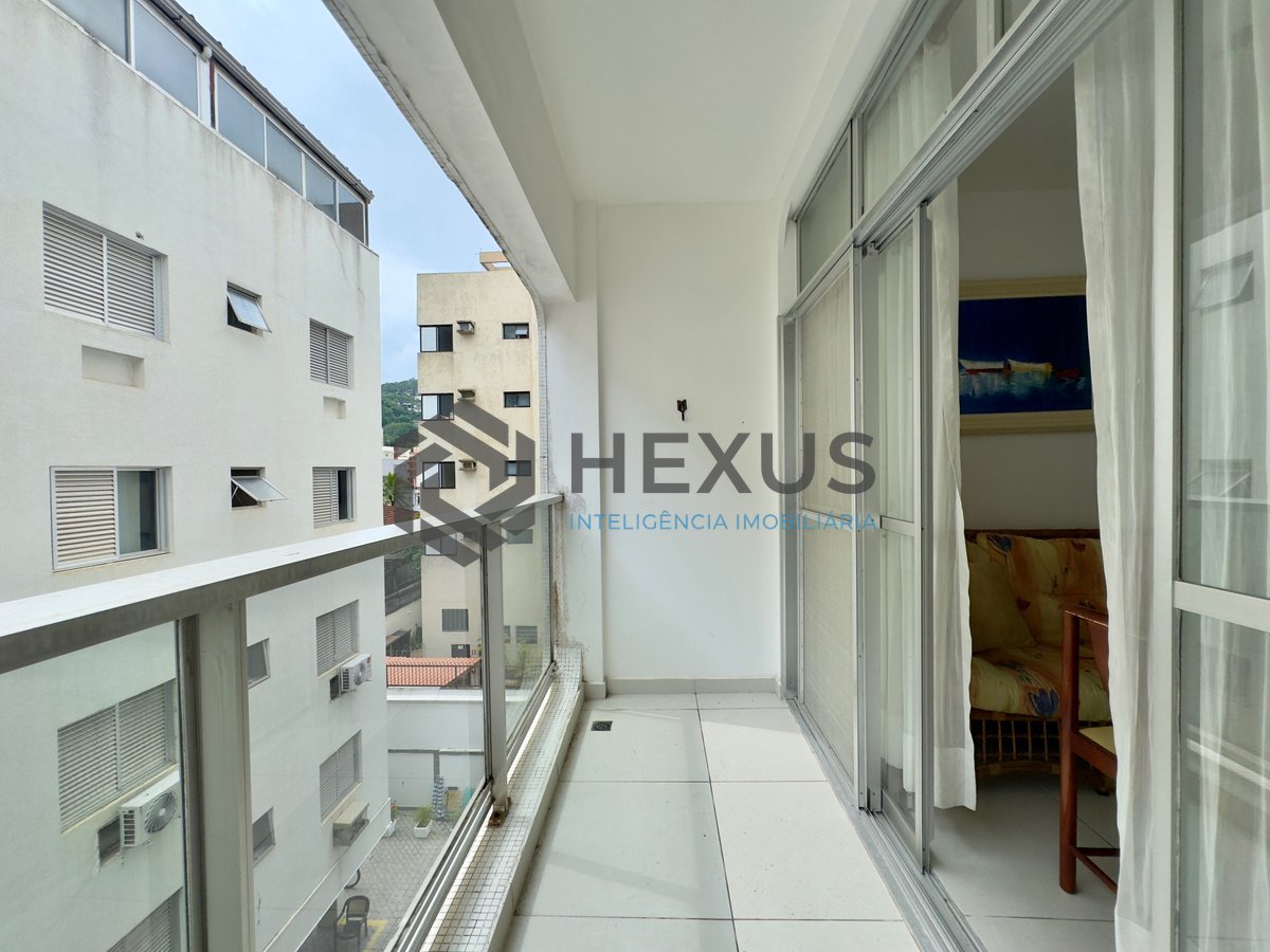 Foto 4 de Apartamento com varanda na Praia da Enseada, Guaruja