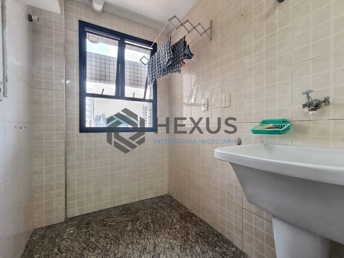 Foto 16 de Apartamento com varanda gourmet e vista mar na Praia da Enseada, Guaruja