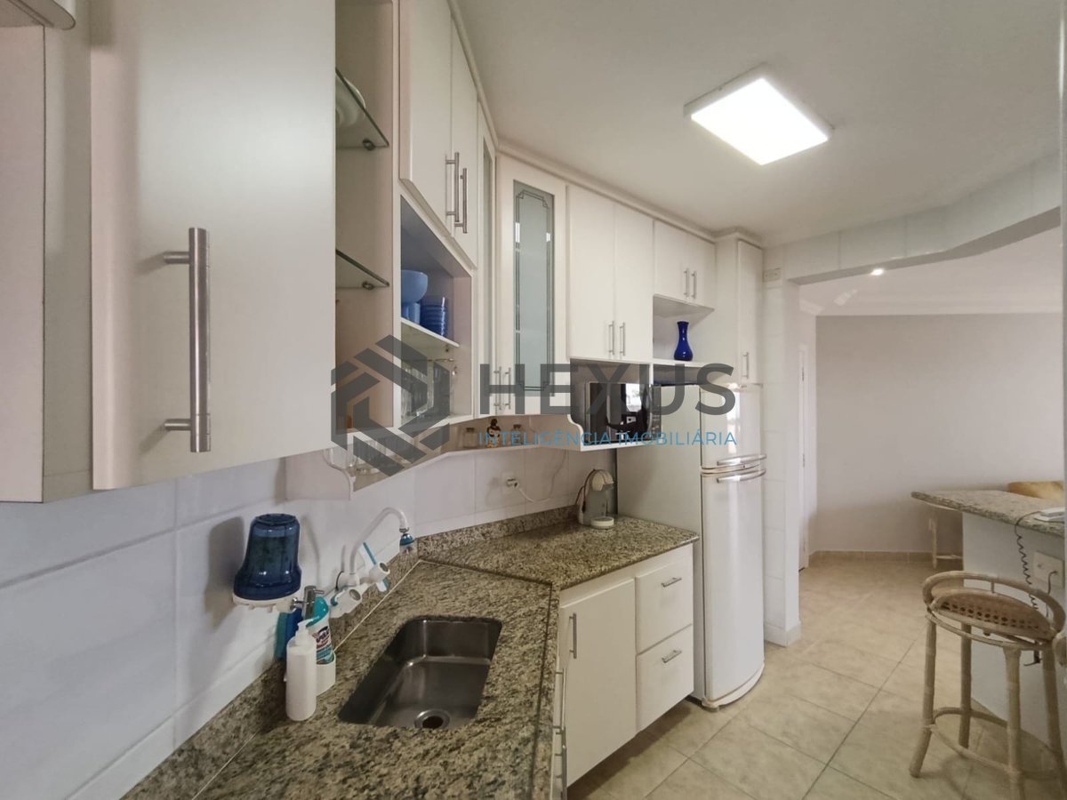 Foto 16 de Apartamento com varanda gourmet e vista mar na Praia da Enseada, Guaruja