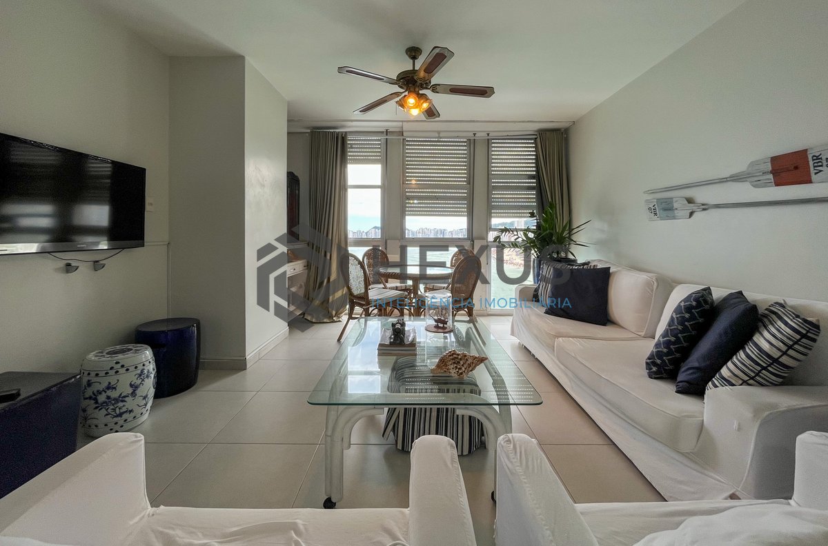 Foto 2 de Apartamento frente mar com vista mar na Praia das Pitangueiras, Guaruja