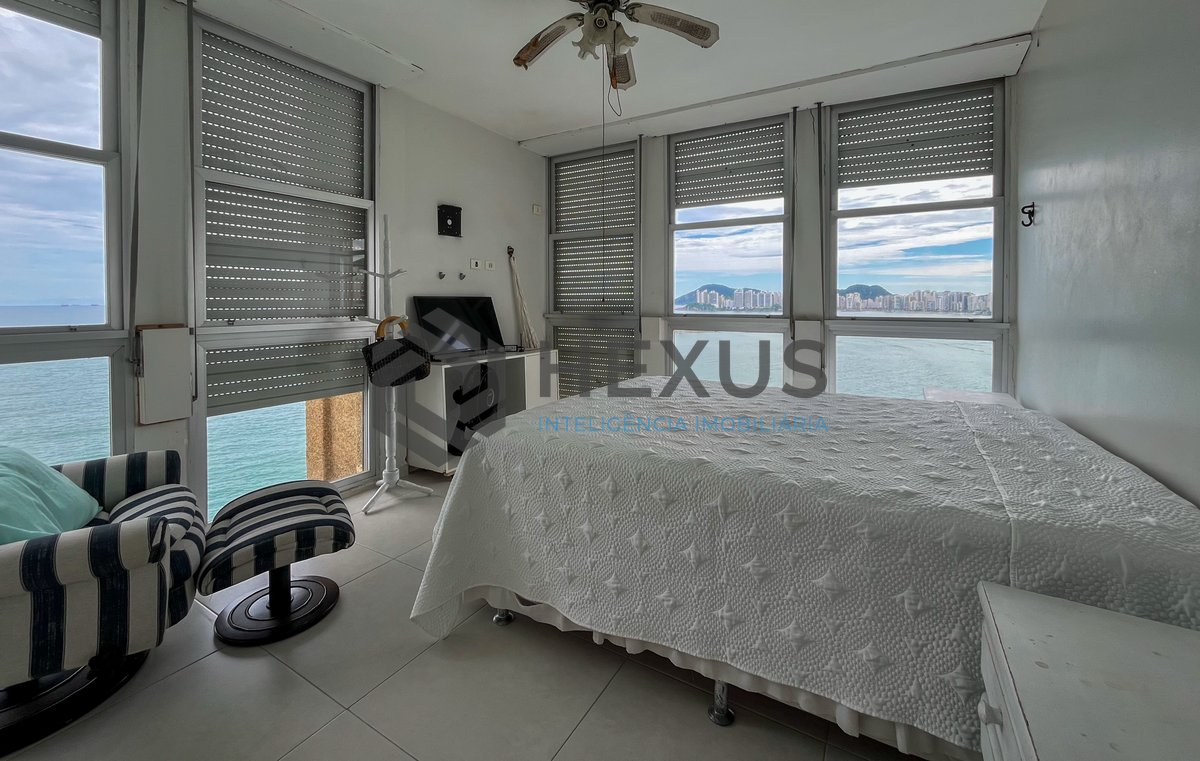 Foto 19 de Apartamento frente mar com vista mar na Praia das Pitangueiras, Guaruja