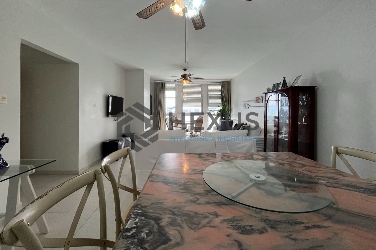 Foto 5 de Apartamento frente mar com vista mar na Praia das Pitangueiras, Guaruja
