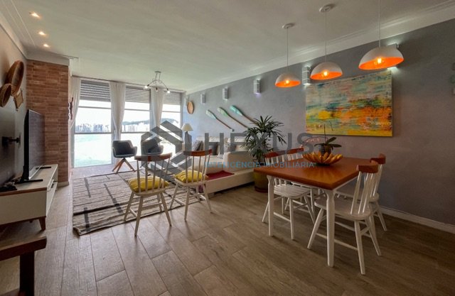 Foto 6 de Apartamento frente mar com vista mar na Praia das Pitangueiras, Guaruja