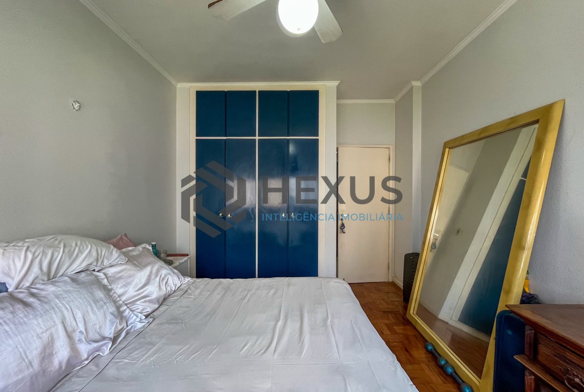 Foto 16 de Apartamento com varanda vista mar na beira mar da Praia das Pitangueiras, Guarujá