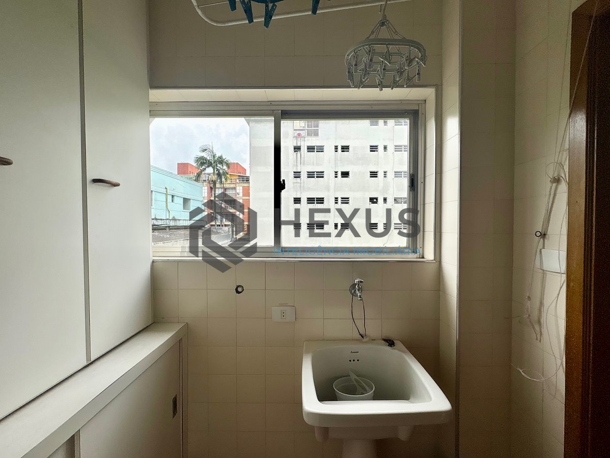 Foto 17 de Apartamento com varanda na Praia da Enseada, Guaruja