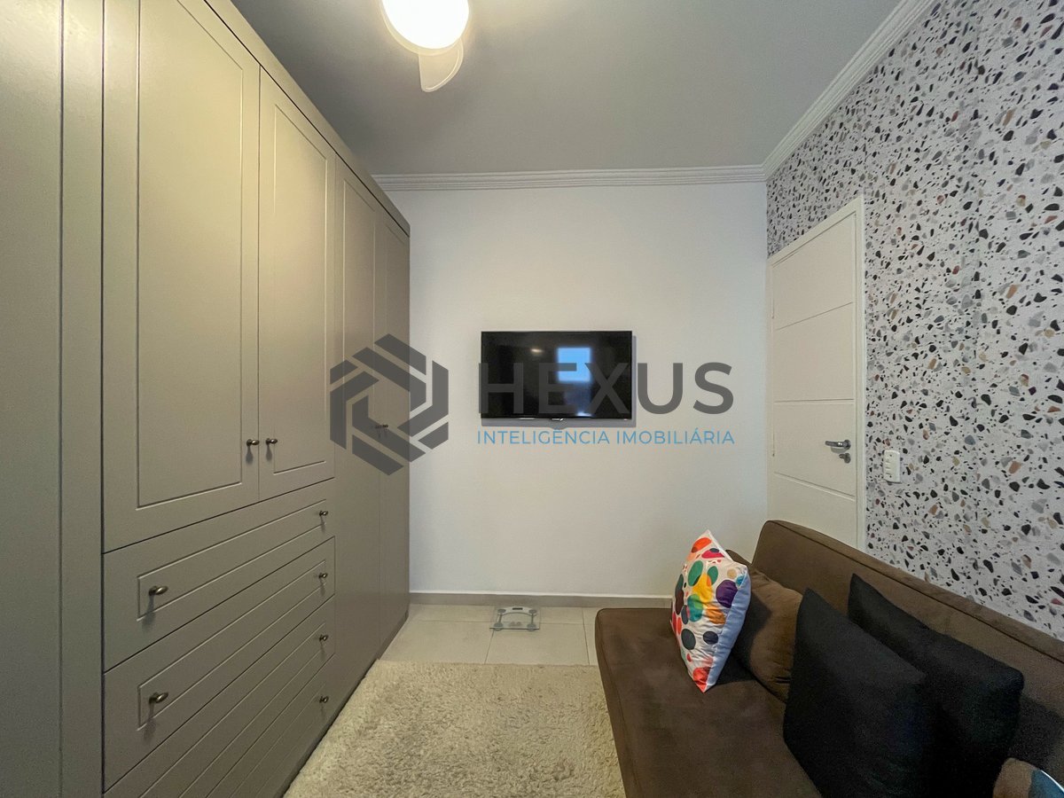 Foto 26 de Apartamento reformado com varanda e lazer a 70m da Praia das Pitangueiras, Guaruja
