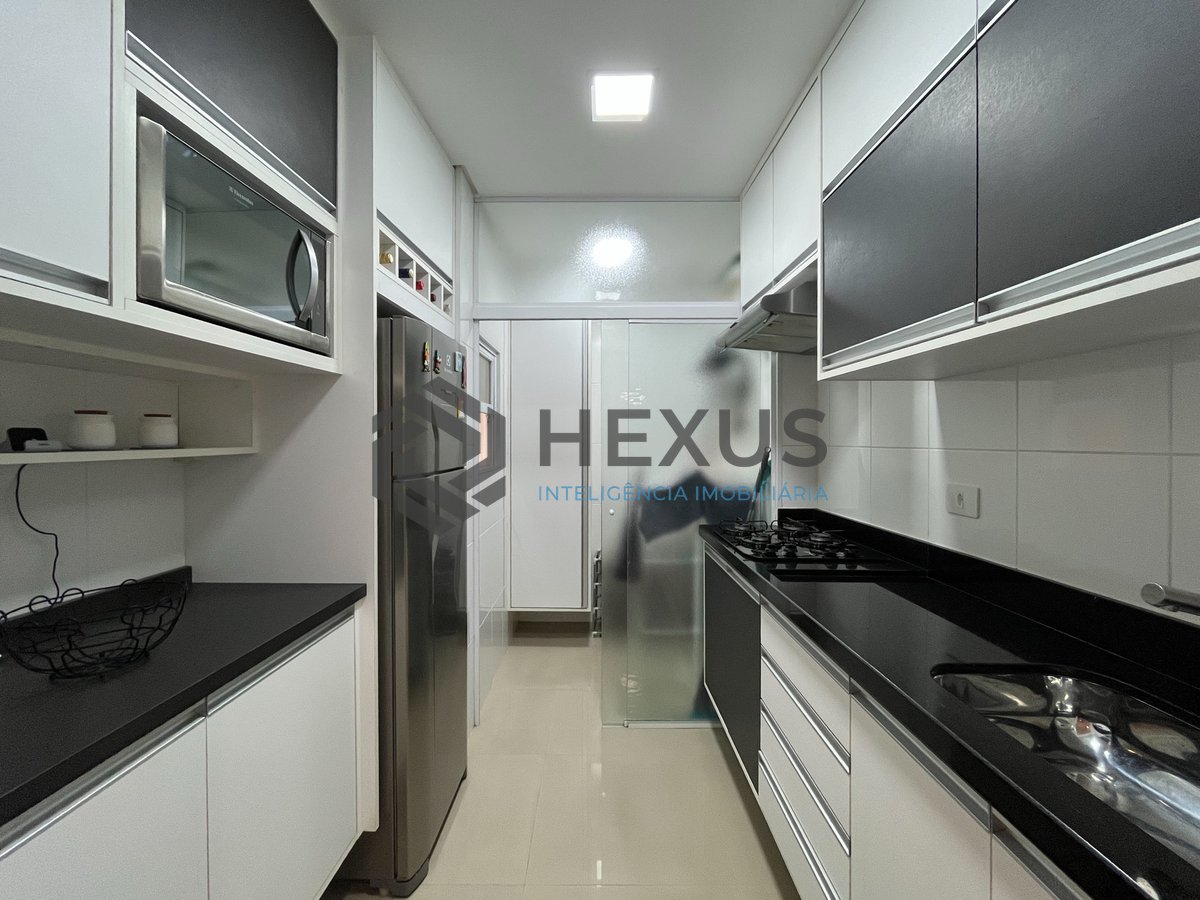 Foto 11 de Apartamento reformado com varanda gourmet e lazer na Praia das Pitangueiras, Guaruja