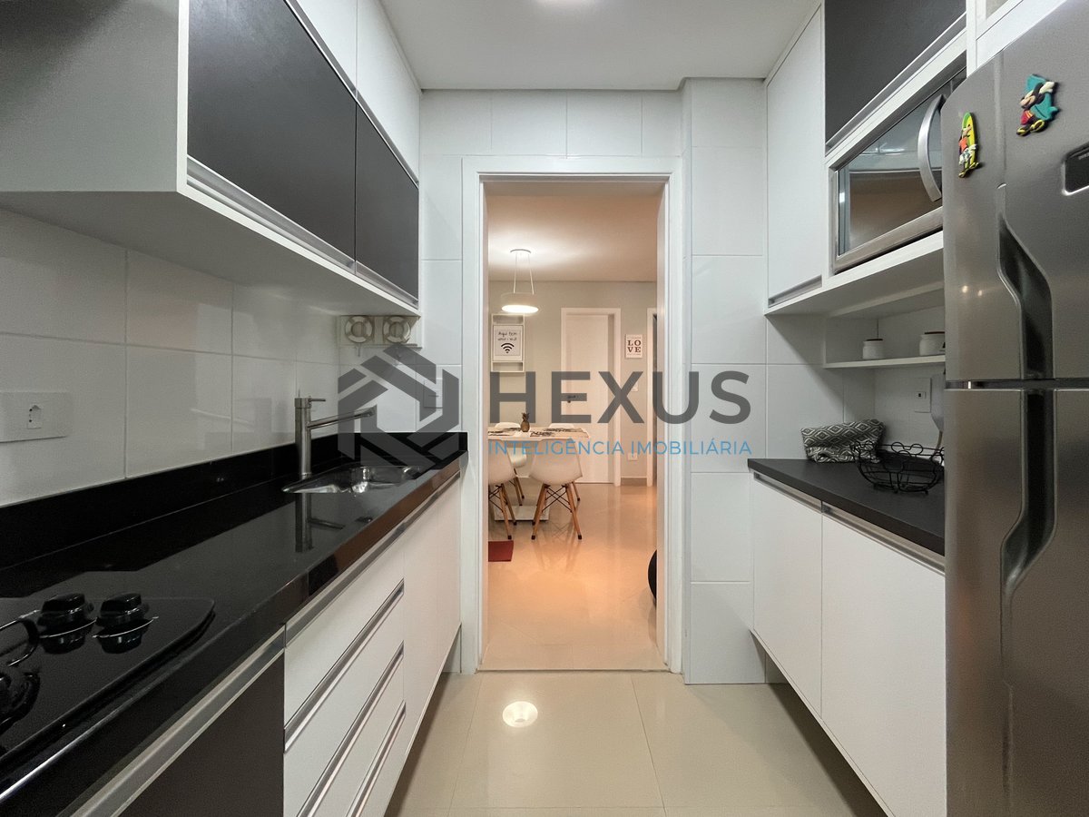 Foto 12 de Apartamento reformado com varanda gourmet e lazer na Praia das Pitangueiras, Guaruja