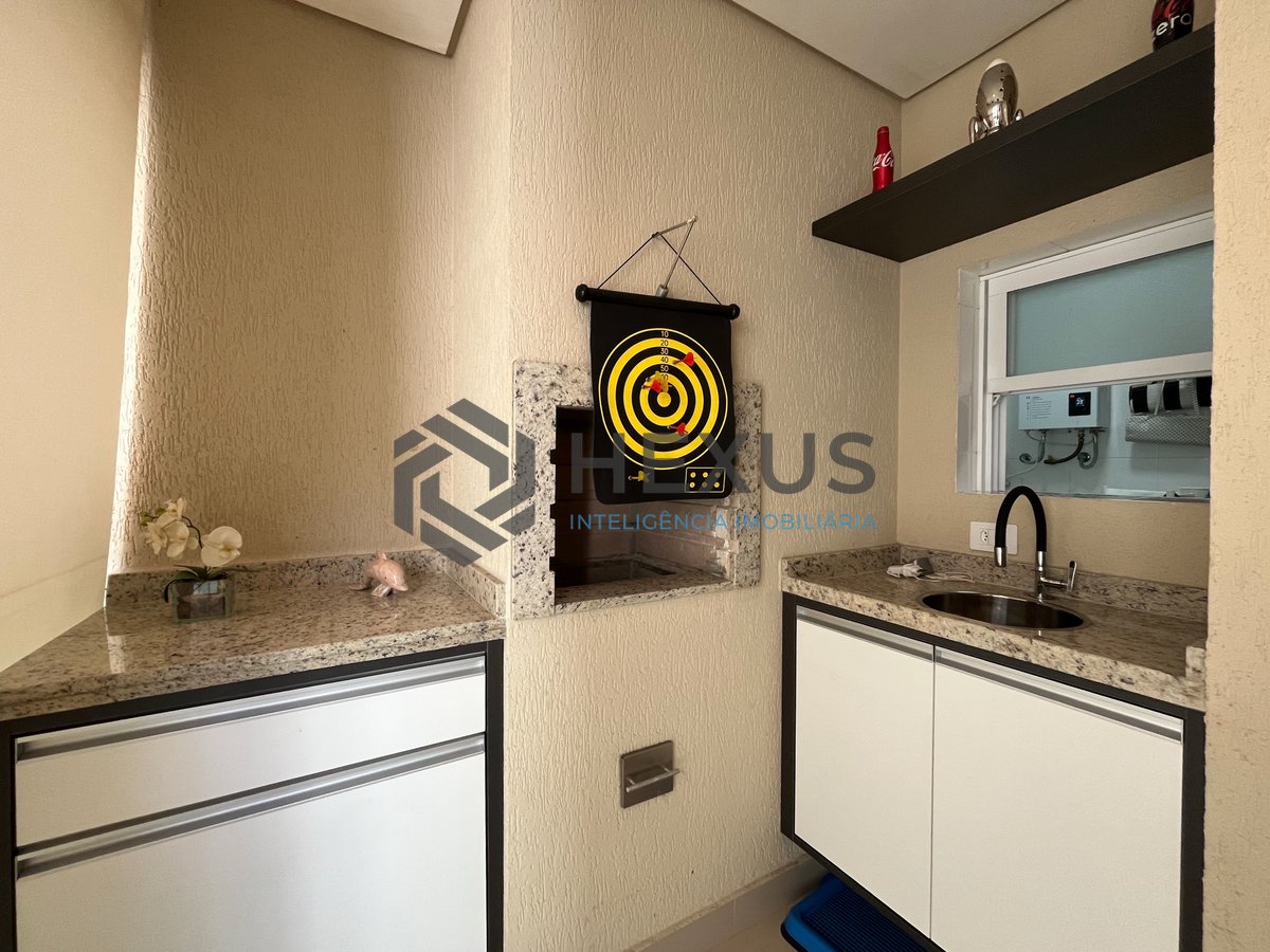 Foto 8 de Apartamento reformado com varanda gourmet e lazer na Praia das Pitangueiras, Guaruja