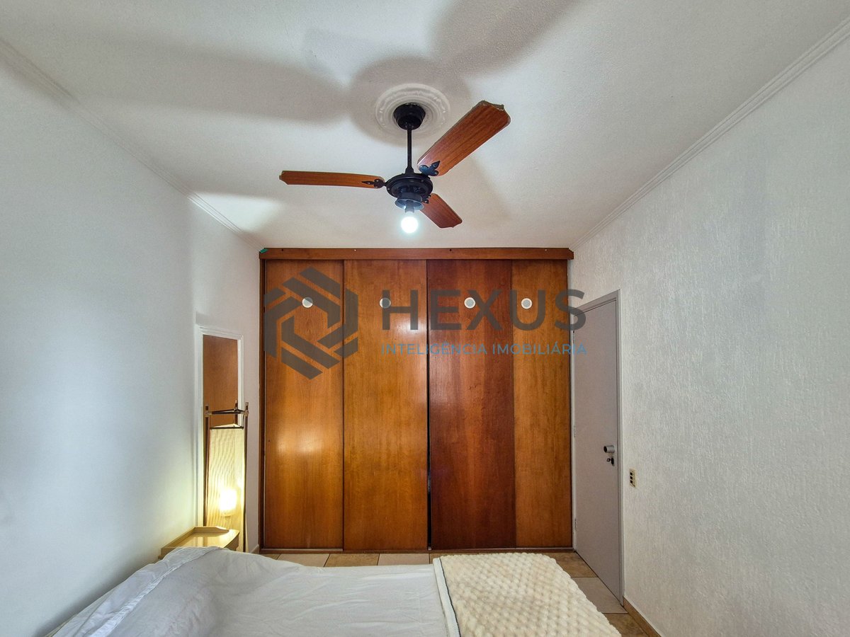 Foto 14 de Apartamento com varanda e lazer na beira mar da Praia das Pitangueiras, Guaruja