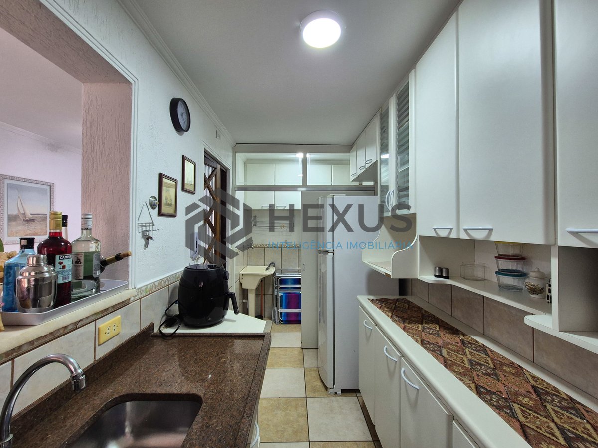 Foto 20 de Apartamento com varanda e lazer na beira mar da Praia das Pitangueiras, Guaruja