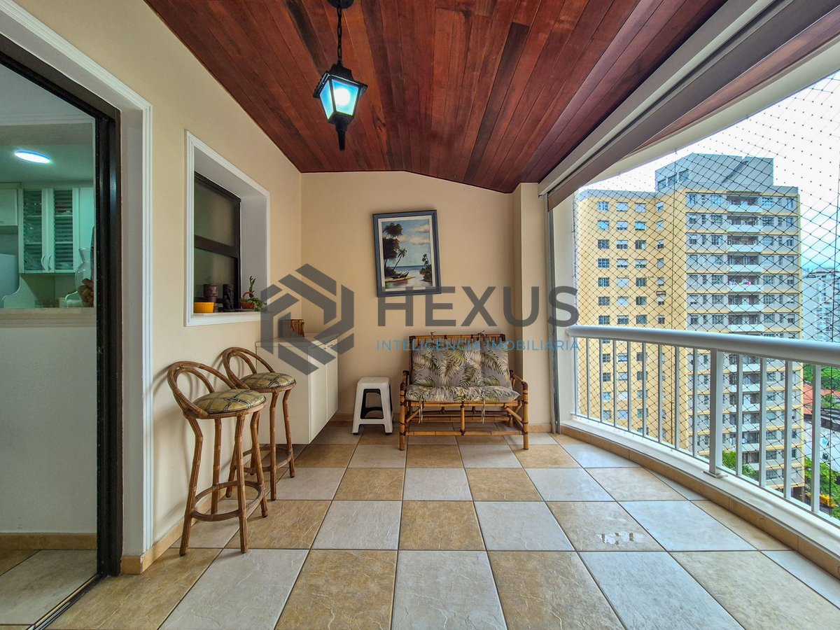 Foto 6 de Apartamento com varanda e lazer na beira mar da Praia das Pitangueiras, Guaruja