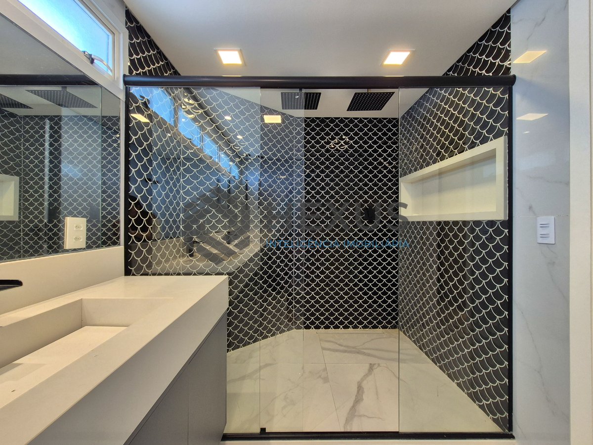 Foto 43 de Apartamento reformado frente mar com varanda gourmet e lazer de clube na Praia da Enseada, Guarujá