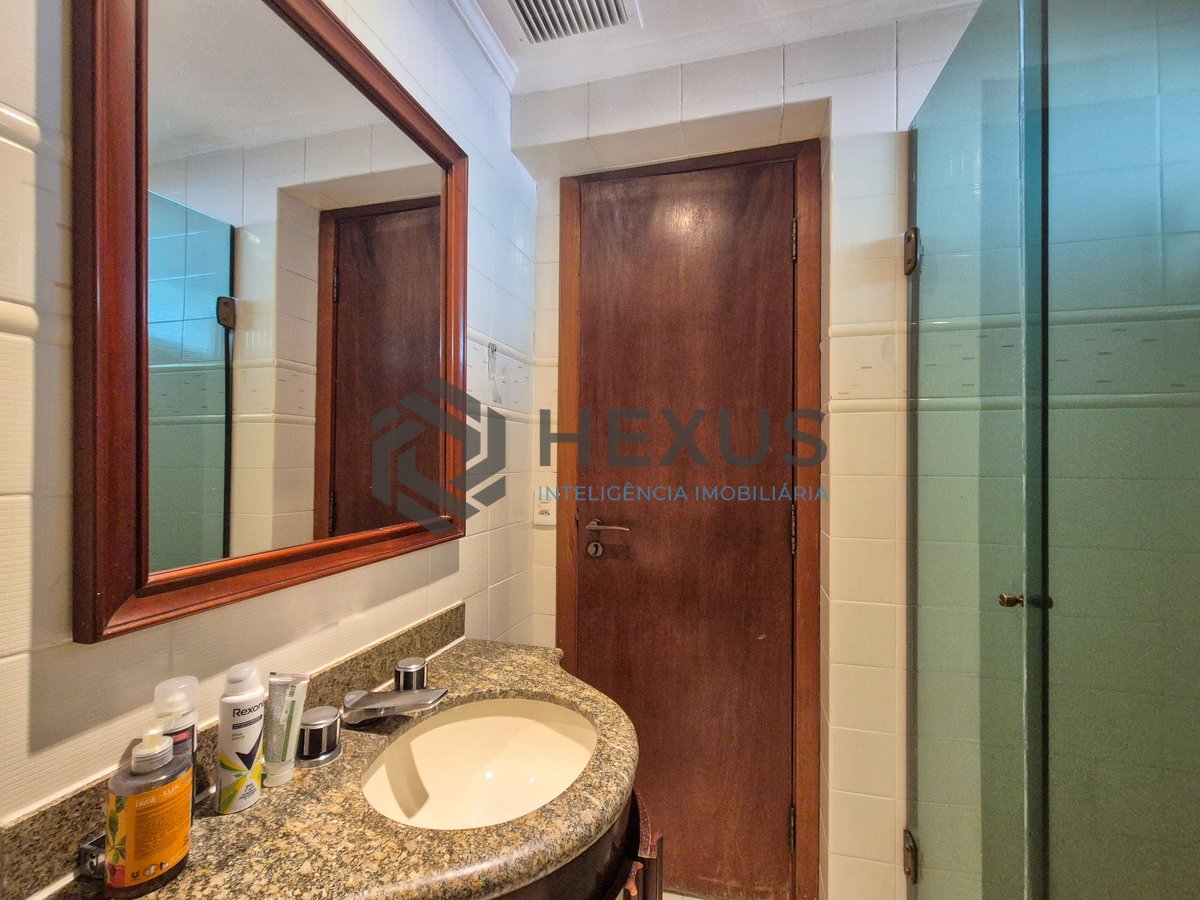 Foto 26 de Apartamento frente mar com varanda gourmet e lazer na Praia da Enseada, Guaruja