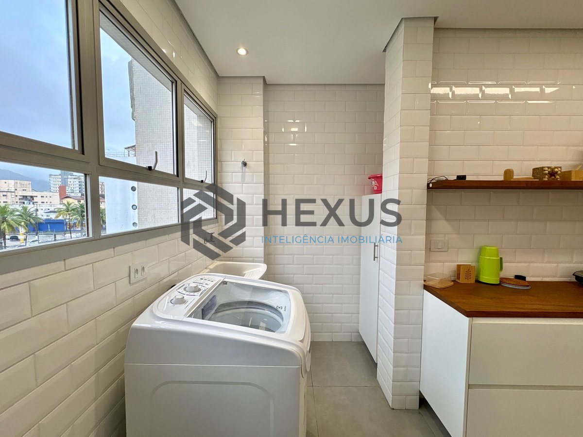 Foto 17 de Apartamento reformado na Praia da Enseada, Guaruja