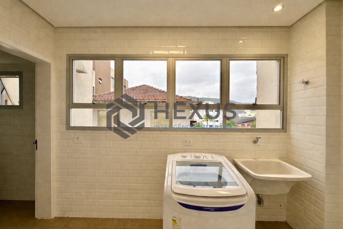 Foto 18 de Apartamento reformado na Praia da Enseada, Guaruja