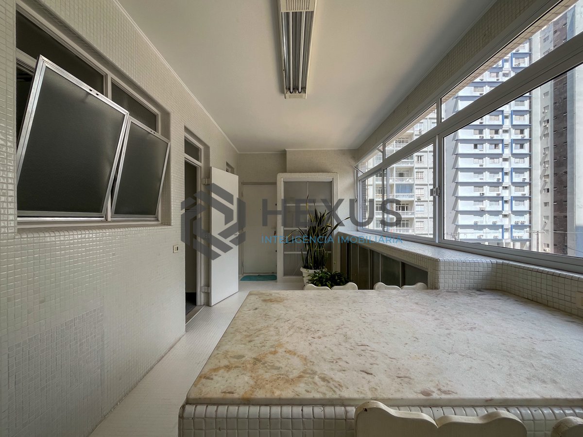 Foto 50 de Apartamento frente mar com varanda vista mar e lazer na Praia das Pitangueiras, Guaruja