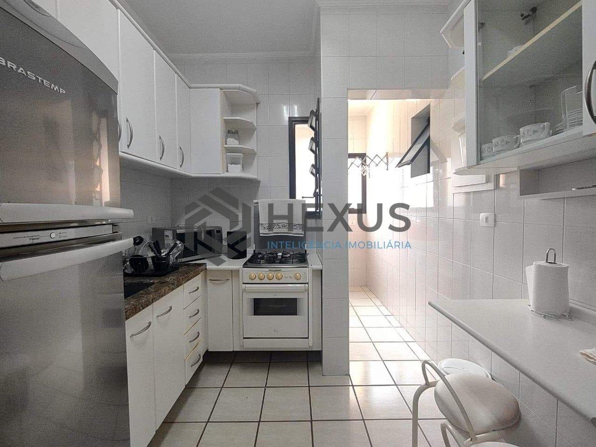 Foto 12 de Apartamento com varanda e lazer na Praia da Enseada, Guaruja