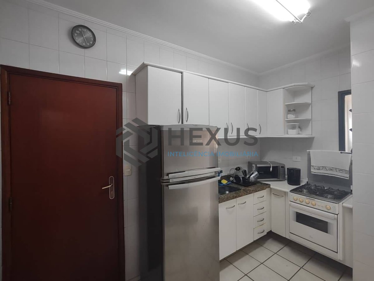 Foto 13 de Apartamento com varanda e lazer na Praia da Enseada, Guaruja