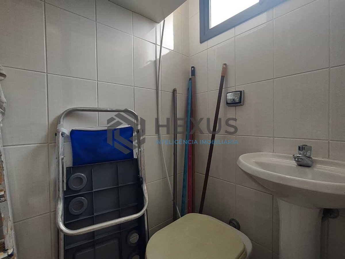 Foto 15 de Apartamento com varanda e lazer na Praia da Enseada, Guaruja