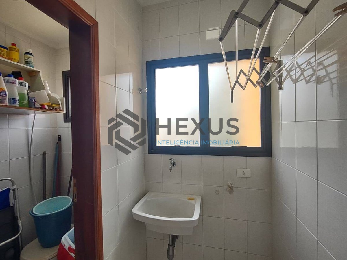 Foto 16 de Apartamento com varanda e lazer na Praia da Enseada, Guaruja