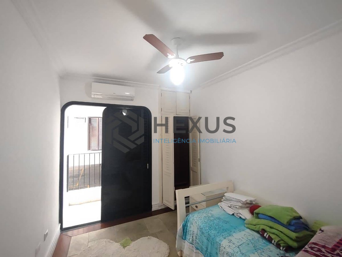 Foto 12 de Apartamento com varanda e lazer na Praia da Enseada, Guaruja