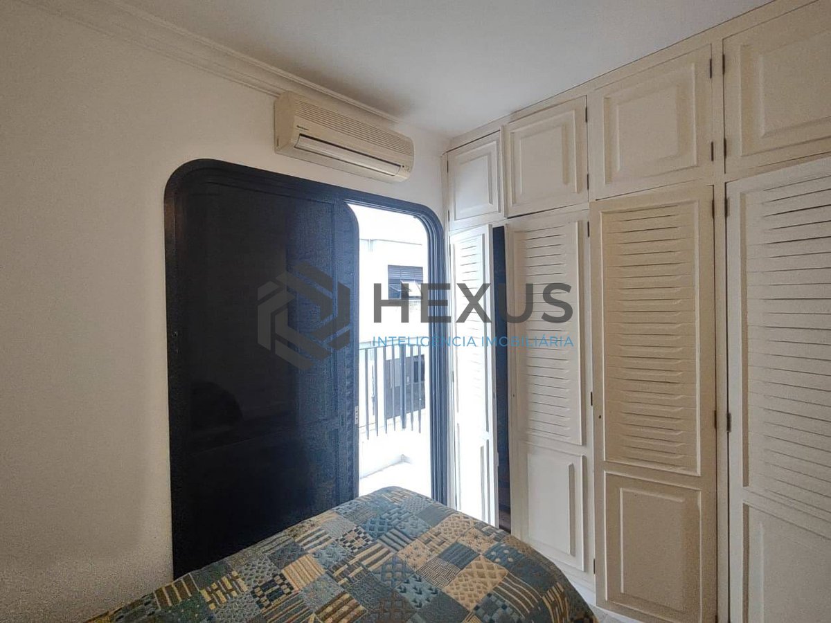 Foto 14 de Apartamento com varanda e lazer na Praia da Enseada, Guaruja