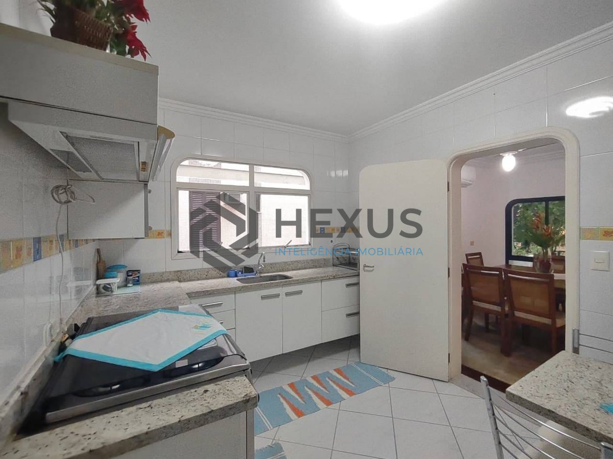 Foto 16 de Apartamento com varanda e lazer na Praia da Enseada, Guaruja