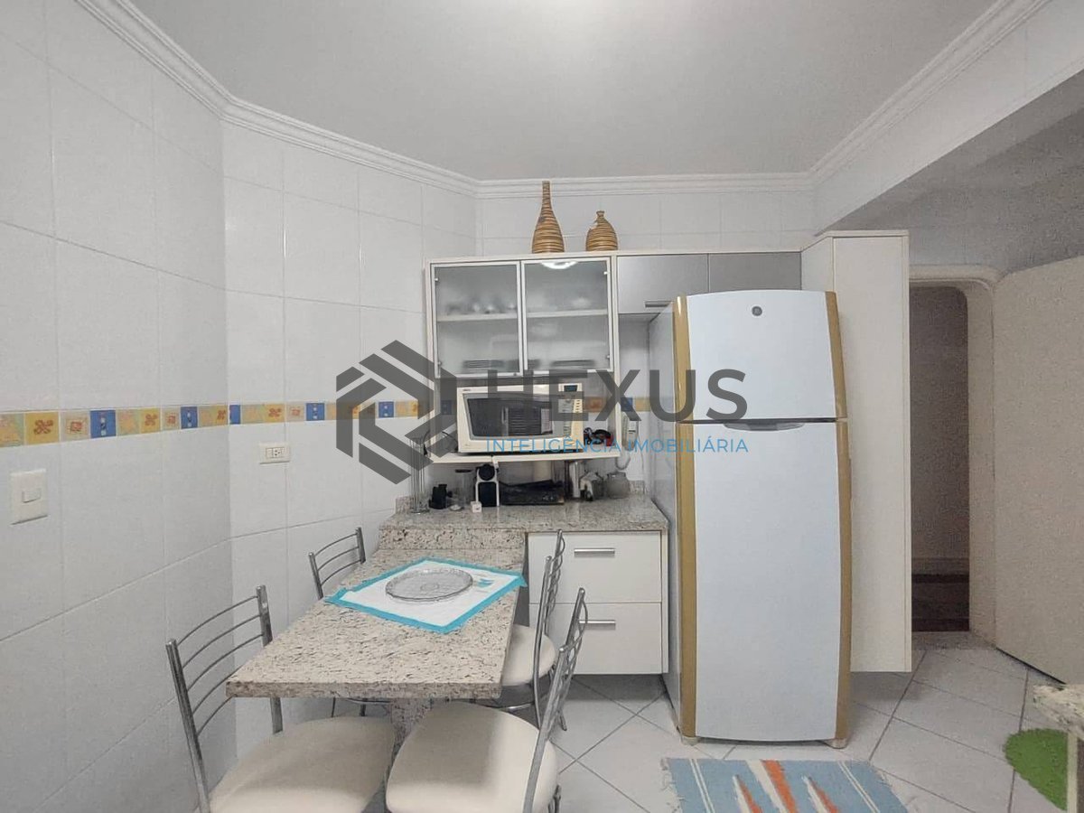 Foto 18 de Apartamento com varanda e lazer na Praia da Enseada, Guaruja