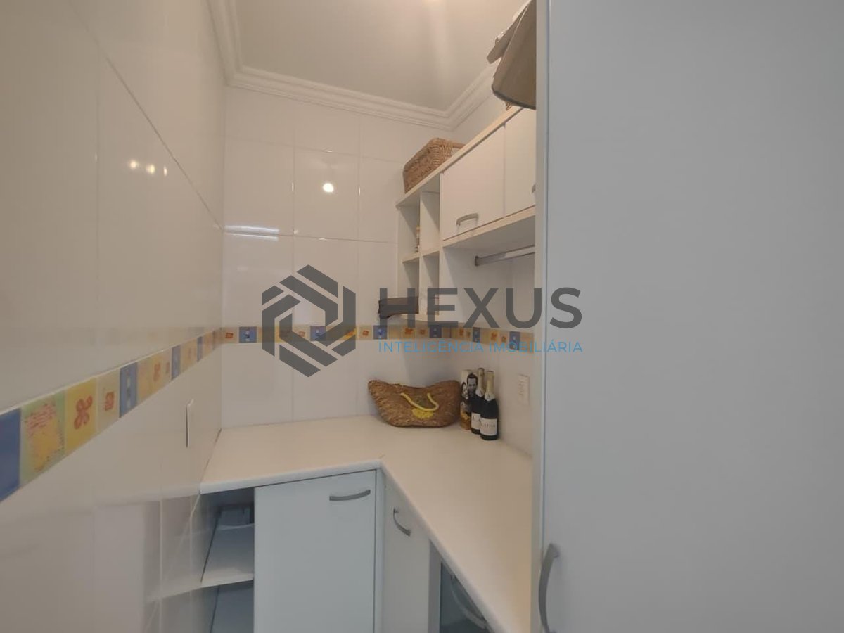 Foto 21 de Apartamento com varanda e lazer na Praia da Enseada, Guaruja