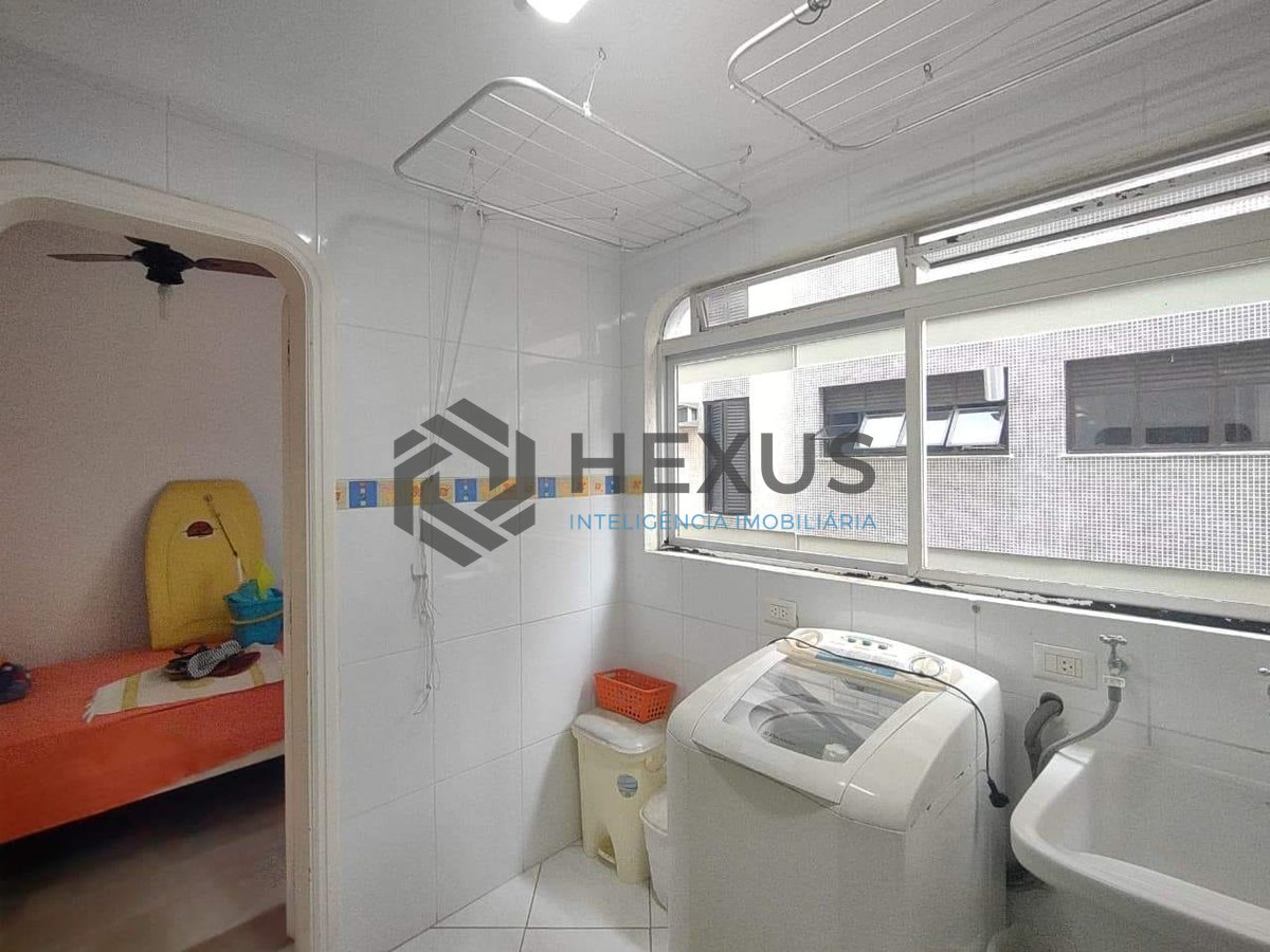 Foto 22 de Apartamento com varanda e lazer na Praia da Enseada, Guaruja