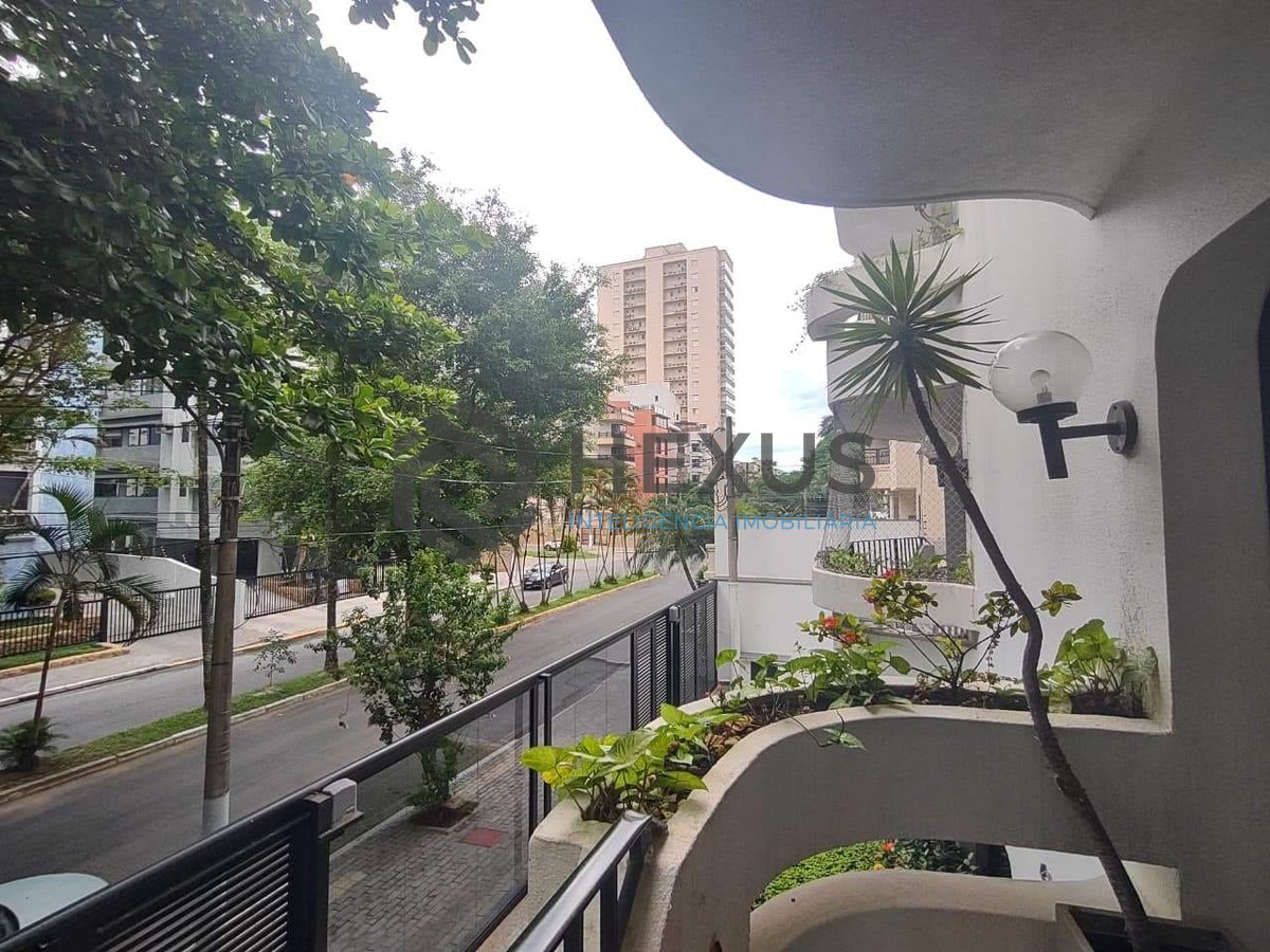 Foto 4 de Apartamento com varanda e lazer na Praia da Enseada, Guaruja