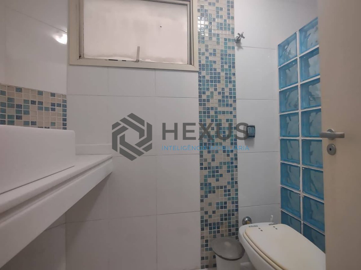 Foto 8 de Apartamento com varanda e lazer na Praia da Enseada, Guaruja