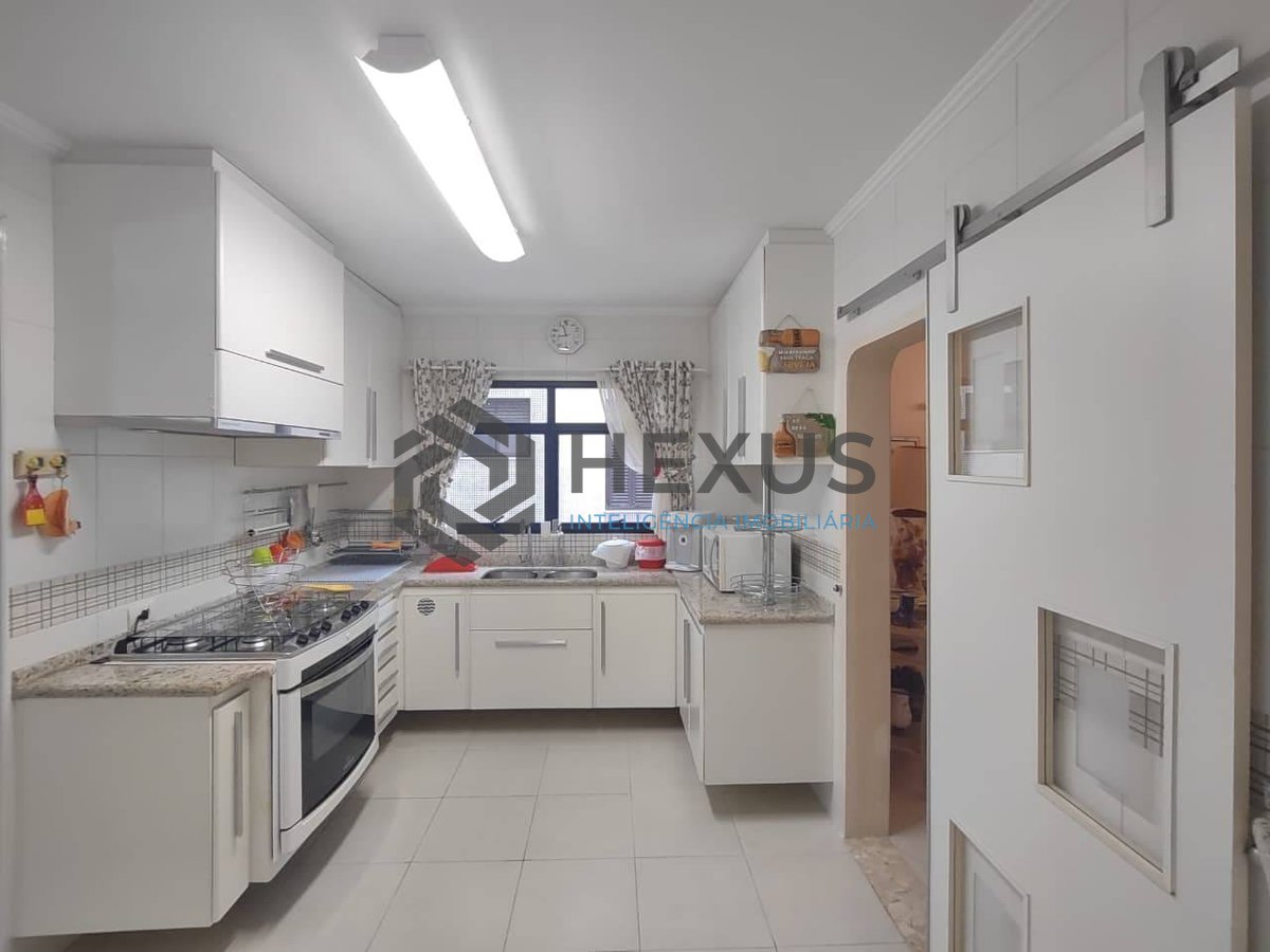 Foto 19 de Apartamento com varanda e lazer na Praia da Enseada, Guaruja