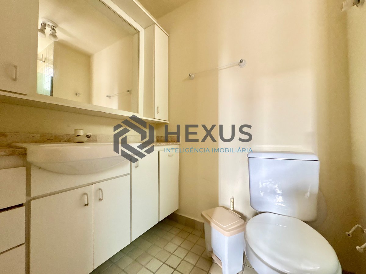 Foto 11 de Apartamento com varanda e lazer na Praia da Enseada, Guaruja