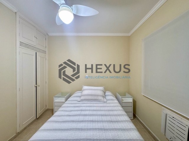 Foto 10 de Apartamento com varanda na Praia da Enseada, Guaruja