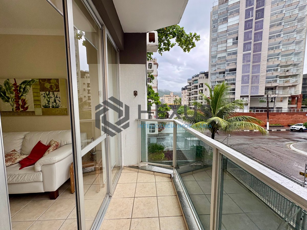 Foto 3 de Apartamento com varanda na Praia da Enseada, Guaruja