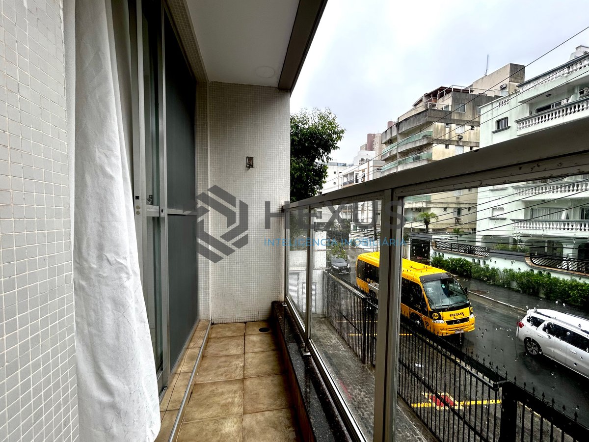 Foto 2 de Apartamento com varanda na Praia da Enseada, Guaruja