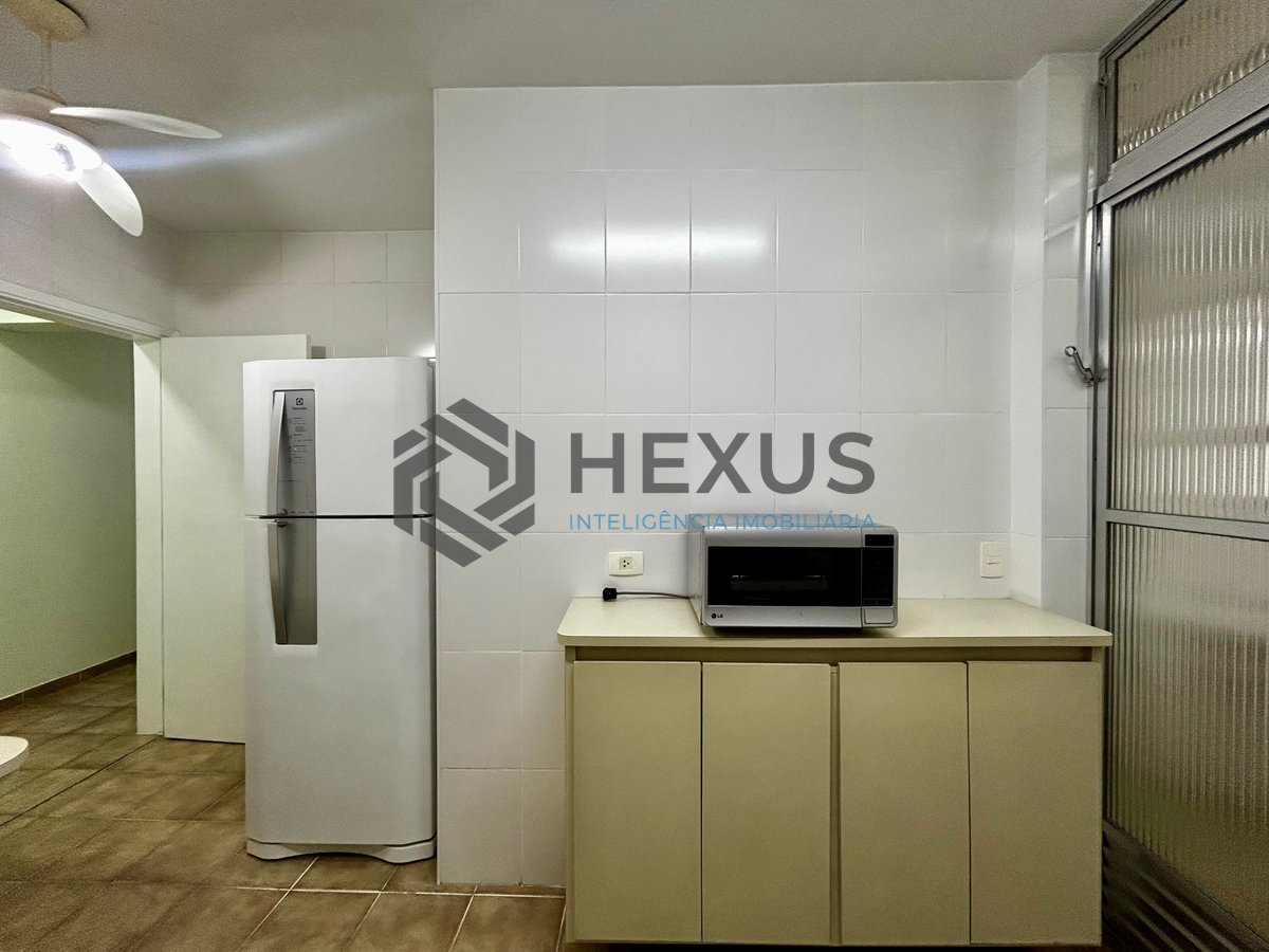 Foto 13 de Apartamento com varanda na Praia da Enseada, Guaruja