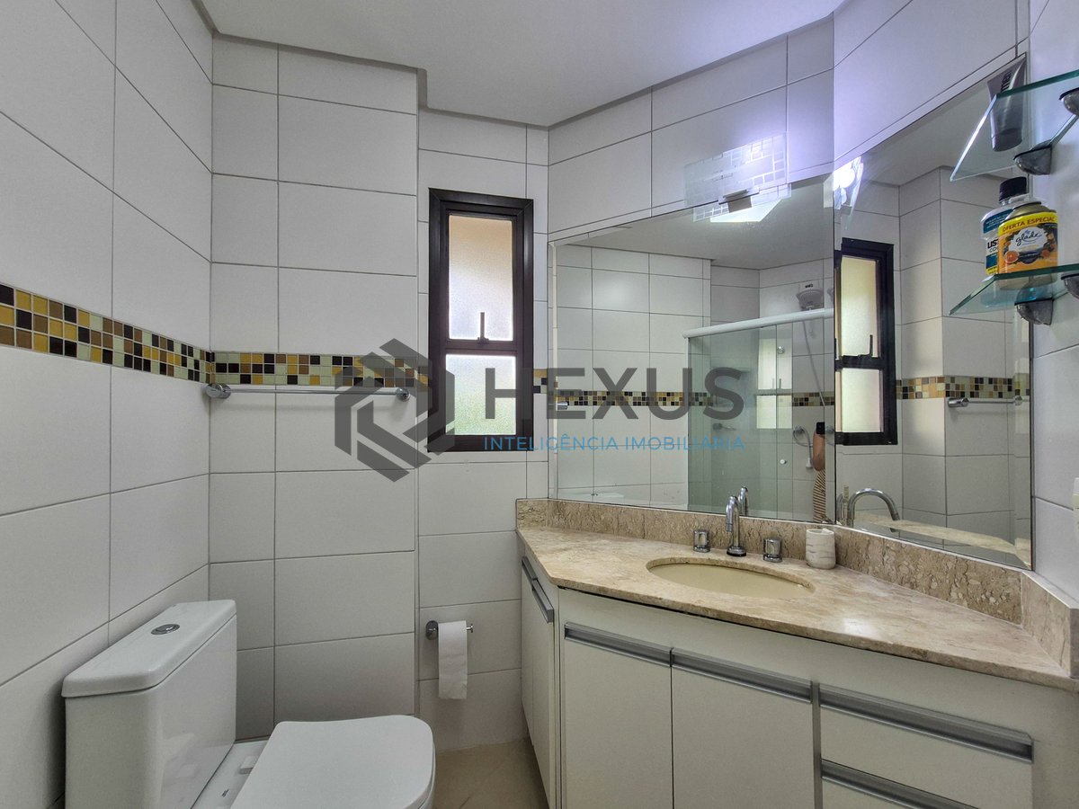 Foto 16 de Apartamento com varanda e lazer na região da Barra Funda da Praia das Pitangueiras, Guarujá