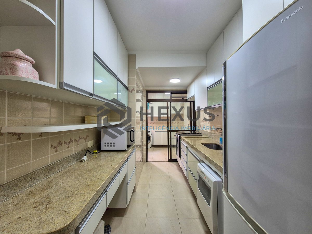 Foto 29 de Apartamento com varanda e lazer na região da Barra Funda da Praia das Pitangueiras, Guarujá