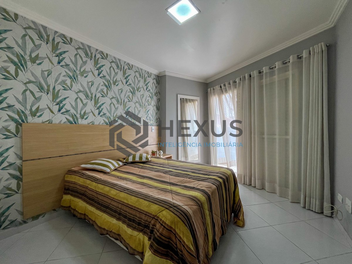 Foto 12 de Apartamento com varanda e lazer a 80m da Praia das Pitangueiras, Guaruja