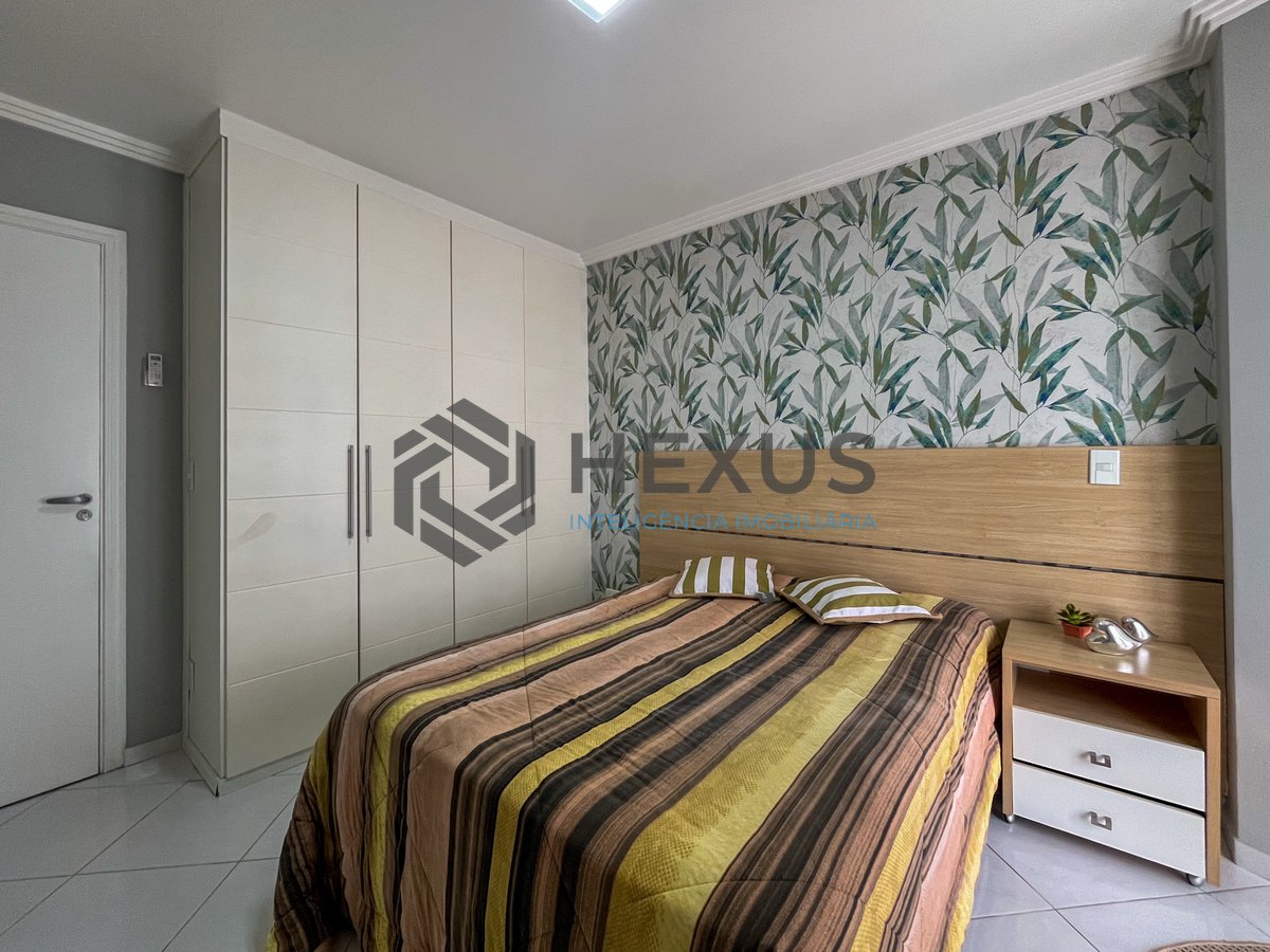 Foto 13 de Apartamento com varanda e lazer a 80m da Praia das Pitangueiras, Guaruja