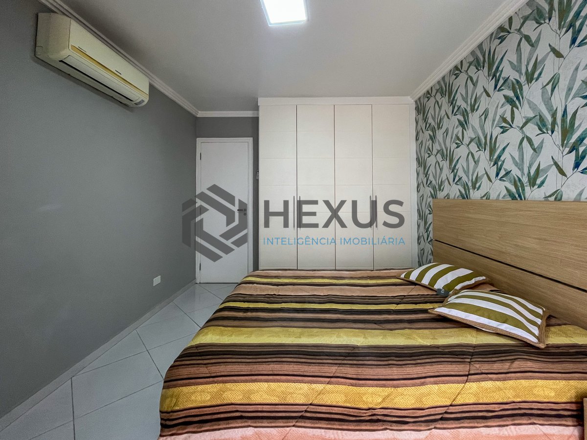 Foto 14 de Apartamento com varanda e lazer a 80m da Praia das Pitangueiras, Guaruja
