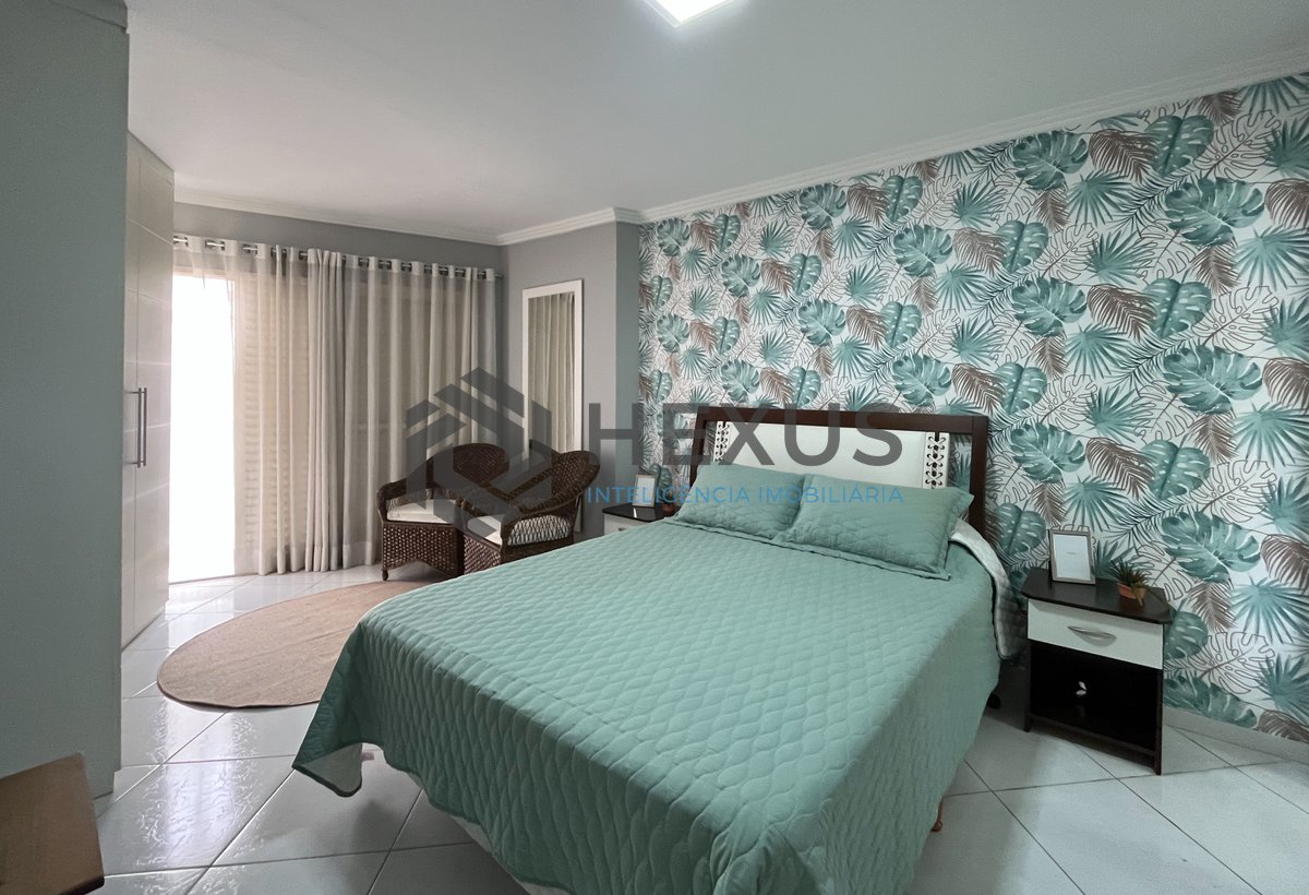 Foto 19 de Apartamento com varanda e lazer a 80m da Praia das Pitangueiras, Guaruja