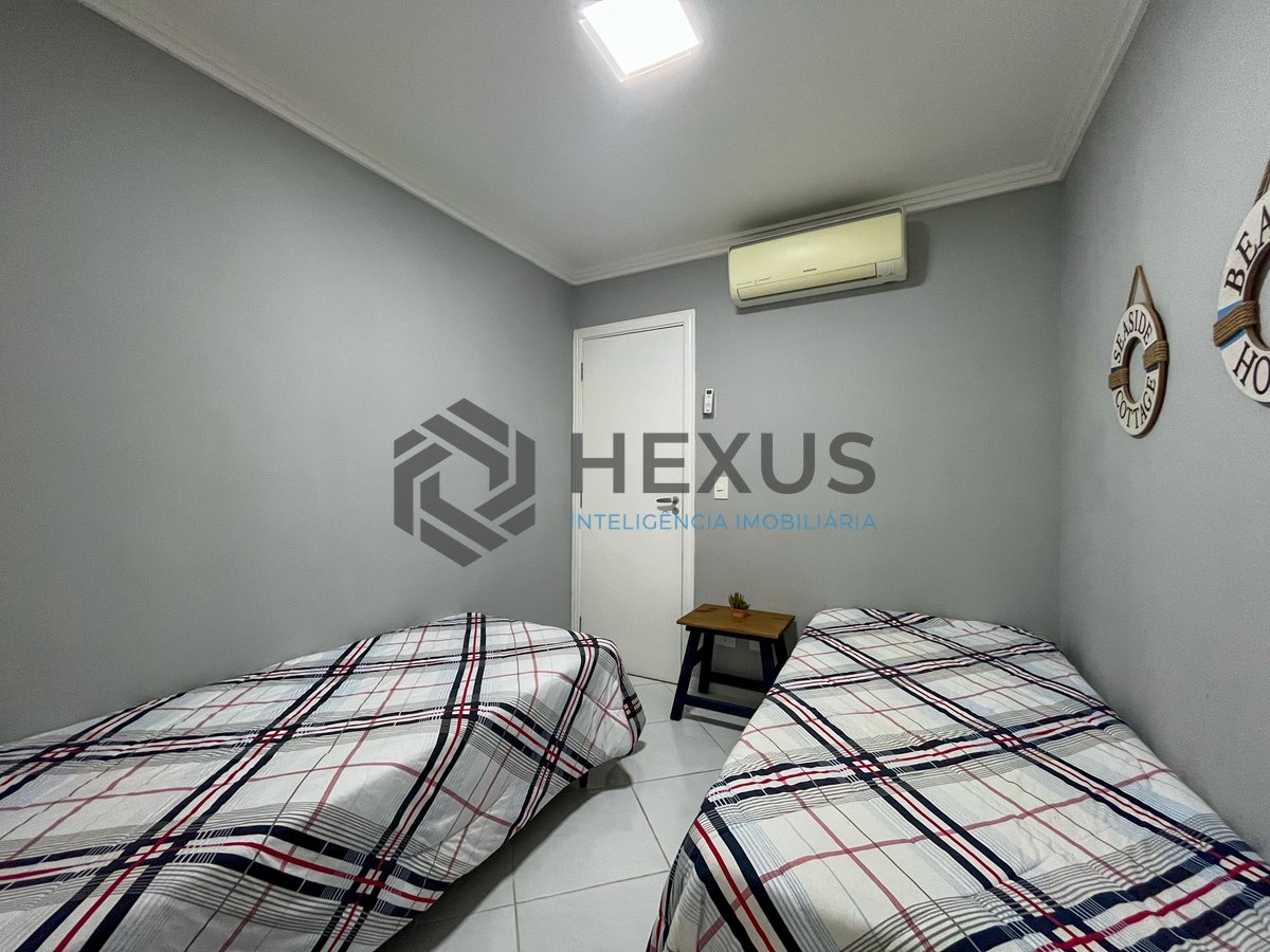 Foto 26 de Apartamento com varanda e lazer a 80m da Praia das Pitangueiras, Guaruja