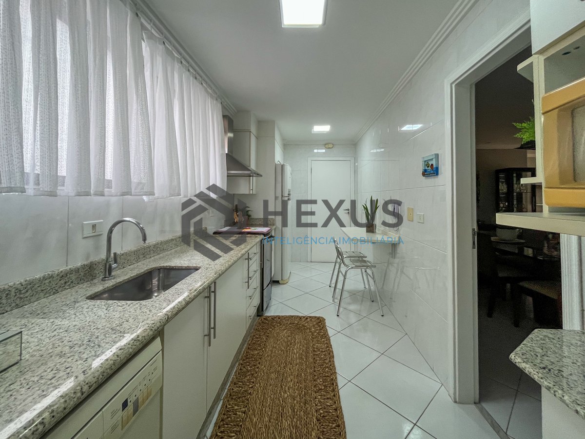Foto 29 de Apartamento com varanda e lazer a 80m da Praia das Pitangueiras, Guaruja